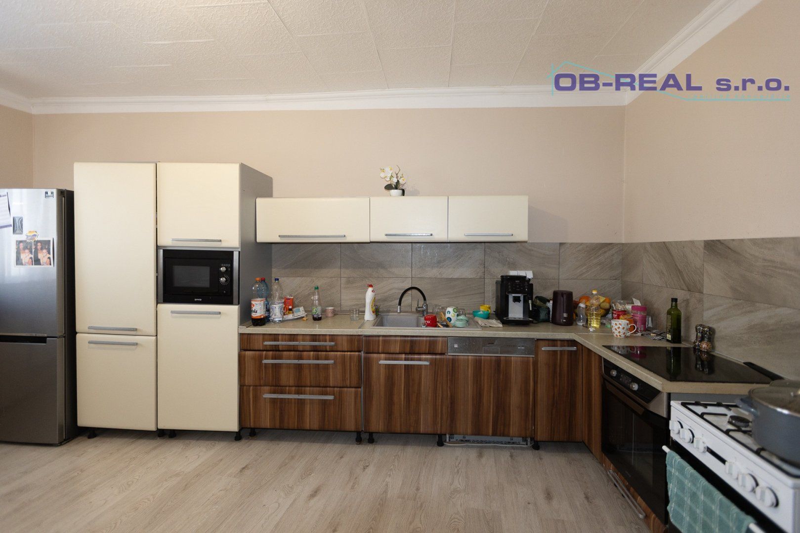 Ponúkame na predaj rekonštr. 3+1izb RD zast.157m2 na spoločnom dvore v Sládkovičove.