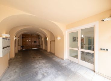 Kancelária 55,80m2 na prízemí historickej budovy, v centre na Panenskej ulici, Staré Mesto