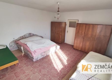 Investičná príležitosť v obci Vrbov - rodinný dom v rozlohou 360 m² a rozsiahlym pozemkom