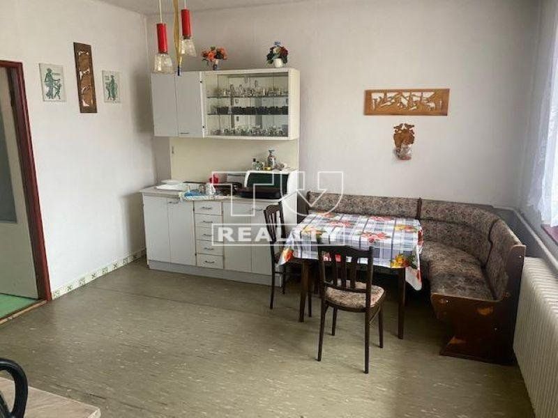 Rodinný dom s úžitkovou plochou 87 m2, v pôvodnej zástavbe radových rodinných domov Bratislava – Trnávka