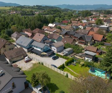 Na predaj moderný apartmán v Bešeňovej v komplexe BANFF len 100 metrov od Aquaparku