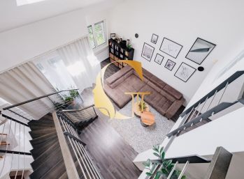 GODDESS PROPERTY  - REZERVOVANÉ - PREDAJ - 4 izbový byt 151 m2 s TERASOU, balkónom a PARKOVANÍM v garáži - ulica VÁPENNÁ - RUŽINOV