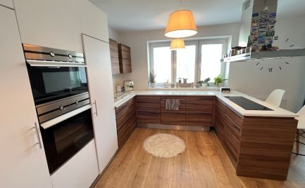 Krásny, tehlový 2-izbový byt s lodžiou 71 m2 na Inoveckej ul. v Trenčíne