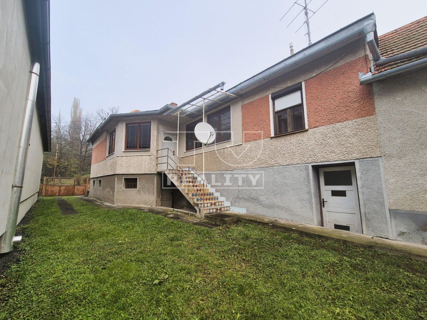 Na predaj rodinný dom v obci Obyce, pozemok 1127 m2