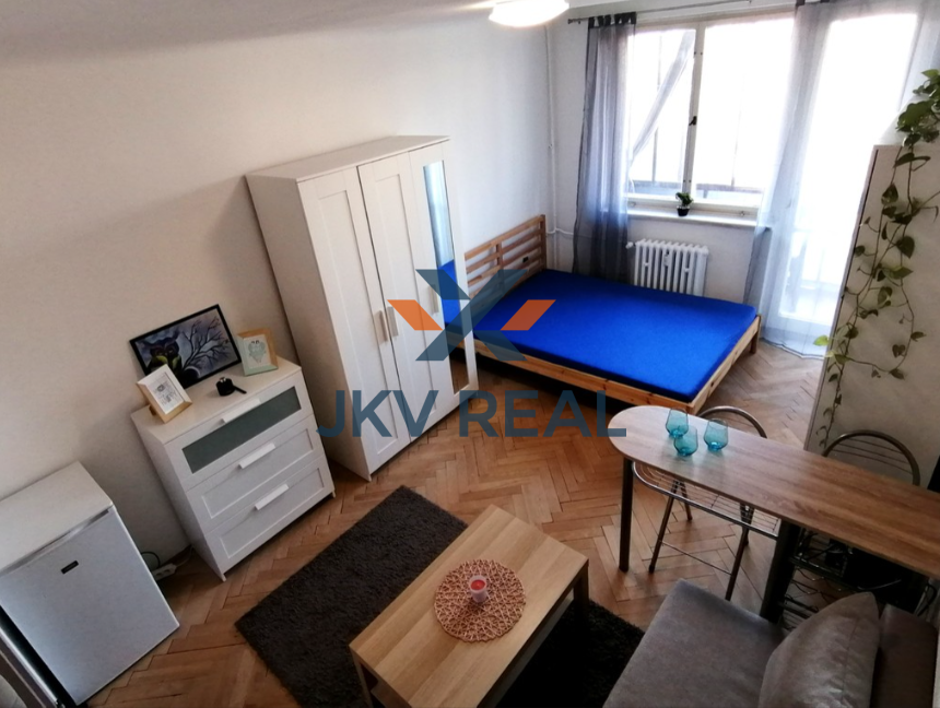 1 izbový byt/garsónka na PRENÁJOM v Bratislave, na Kominárskej ulici, Nové mesto