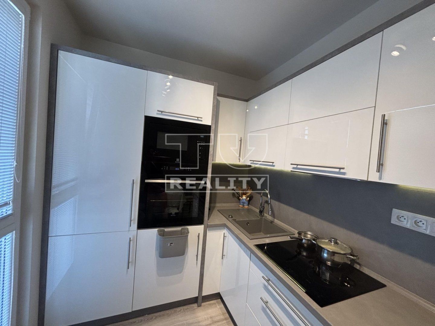 *NOVINKA*Na predaj: krásny 1-izbový byt s balkónom, 33,31m²+ balkón  – po kompletnej rekonštrukcii ,zariadený
