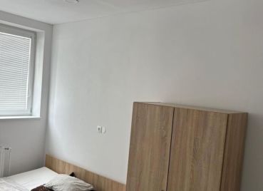 Garzónka na prenájom – novostavba Ružinov, plne zariadená, parking zdarma