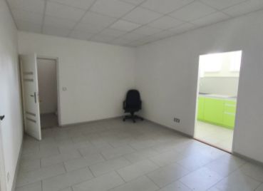 Kancelárie a sklady na prenájom – Kopčianska | Bez provízie