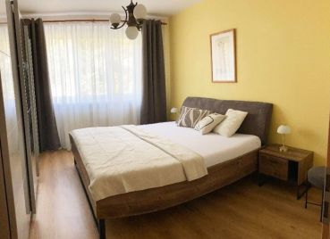 Zrekonštruovaný 3-izbový byt na Kramároch – loggia, zariadený, voľný ihneď