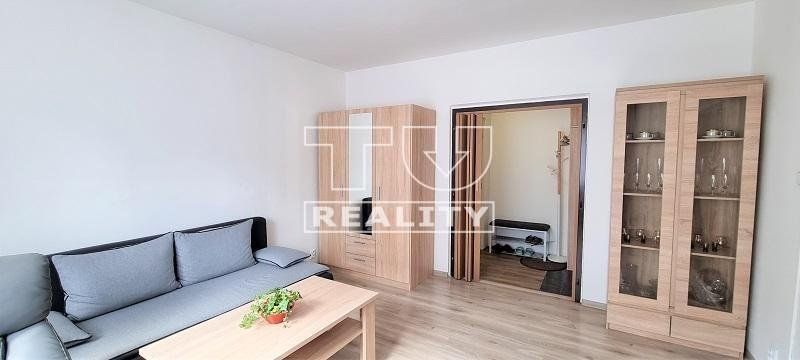 1 IZBOVÝ BYT HÁJIK , 37m2