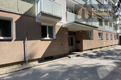 PREDAJ 2 - IZBOVÝ BYT NA BULVÁRI