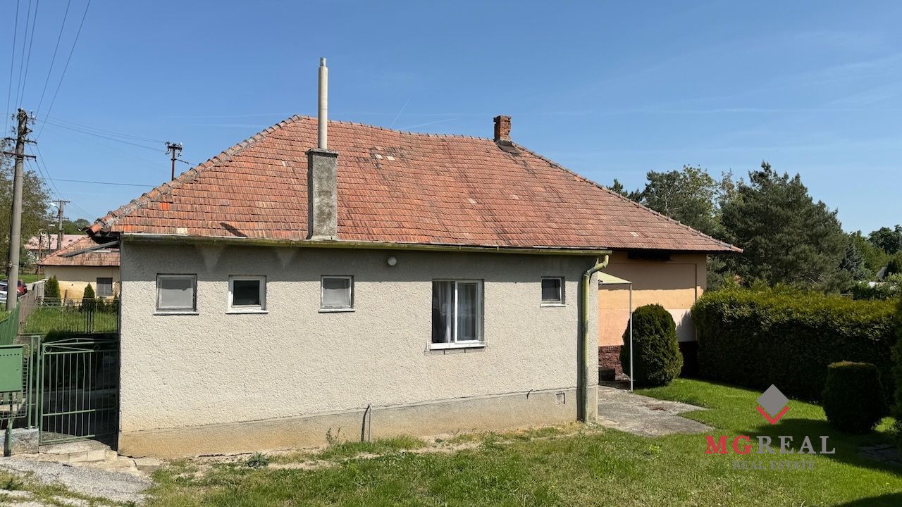 Na predaj rodinný dom v Návojovciach - dve bytové jednotky - Partizánske