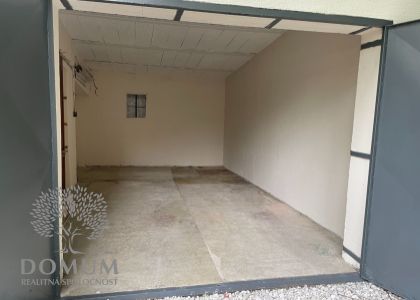 Garáž v Novom Meste n/V - na ul. Kpt. Nálepku, 20m2, elektrina