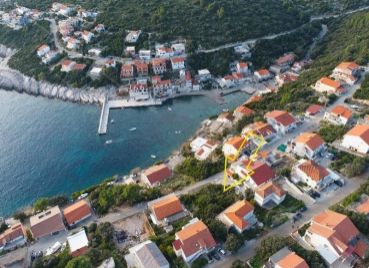Exkluzívny pozemok s výhľadom na more a projektom v cene – Zavalatica, Korčula
