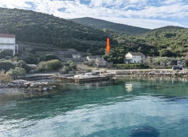 Pozemok s možnosťou kotvenia člna – výnimočná príležitosť na Korčuli
