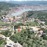 Stavebný pozemok 1355 m² s výhľadom na more – investičná príležitosť vo Vela Luke