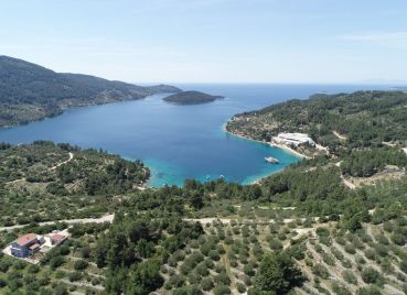 Stavebný pozemok 475 m² vo Vela Luke – Pokojná lokalita blízko centra