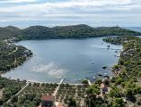Lastovo: Stavebný pozemok pre rodinný dom v jednej z najpokojnejších zátok Chorvátska