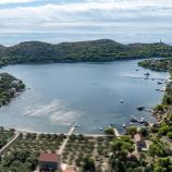 Lastovo: Stavebný pozemok pre rodinný dom v jednej z najpokojnejších zátok Chorvátska