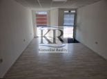 Prenájom komerčného priestoru s výkladom, klimatizáciou a parkovaním