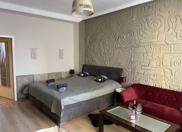 Dizajnový byt v srdci Bratislavy – 42 m² pokoja a funkčnosti