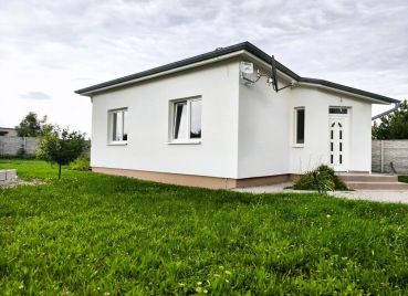 Na predaj - pekný bungalov s pozemkom v blízkosti Bratislavy