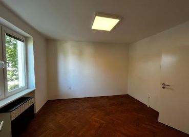 Na PREDAJ príjemný 2-izbový byt s balkónom v tichej a zelenej lokalite Šamorína – s výbornou dostupnosťou do Bratislavy!