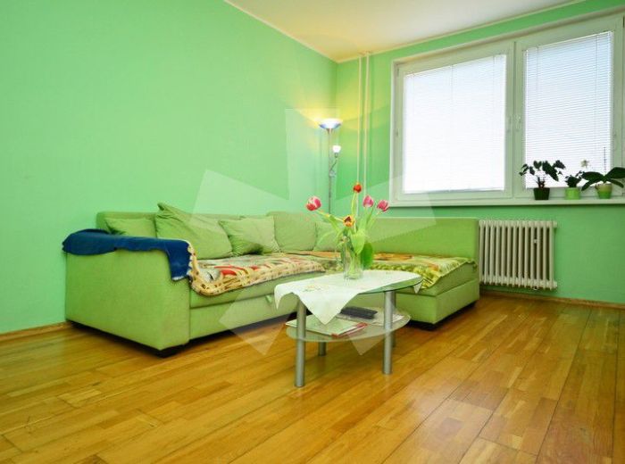 PREDANÉ - PEZINOK – MUŠKÁTOVÁ, 2-i byt, 53 m2 – príjemne zrekonštruovaný byt S BALKÓNOM, s výbornou dispozíciou, v pokojnej lokalite POD KARPATAMI