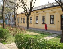 Prenájom, Radlinského ulica, Bratislava Staré mesto, priestory so záhradou,vhodné na kaviarieň.