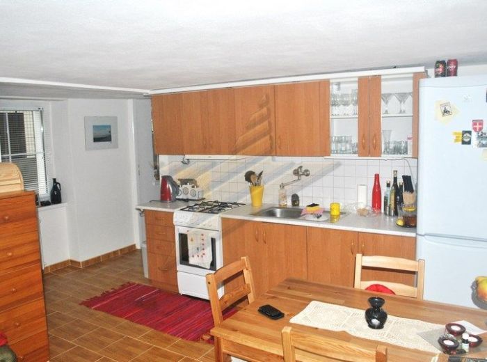 PRENAJATÉ - PIONIERSKA, 2-i byt, 60 m2 - prenájom samostatného bytu v RODINNOM DOME S PARKOVACÍM MIESTOM