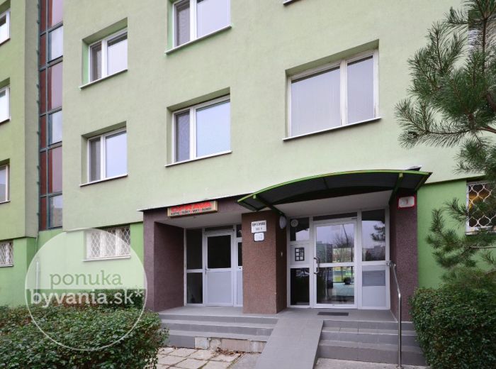 PREDANÉ - VAVILOVOVA, 3-i byt, 70 m2 - slnečný byt v pôvodnom stave, v ZATEPLENOM bytovom dome, TOP LOKALITA s plnou občianskou vybavenosťou