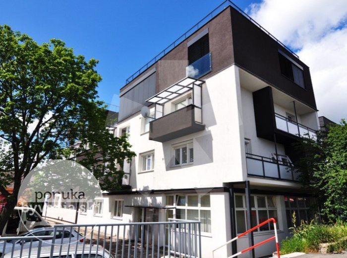 PREDANÉ - JESÉNIOVA, 2-i byt, 58 m2 – tehlový byt, BÝVANIE na KOLIBE s DOTYKOM PRÍRODY rovno za oknami, drevené parkety, VLASTNÁ KOTOLŇA