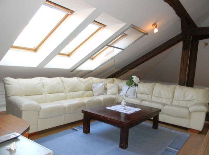 PREDANÉ - PALÁRIKOVA, Staré Mesto, 3-i byt, 140 m2, ateliér - kompletná rekonštrukcia, KULTÚRNA PAMIATKA