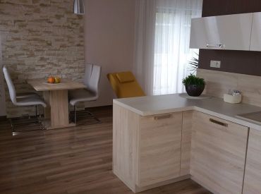 Nadštandardný, atypický 3 izbový podkrovný byt
