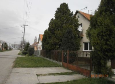 ARETÉ REAL TOP PONUKA!!-PREDAJ SLNEČNÉHO DOMU HLOHOVEC- ŠULEKOVO S VEĽKÝM DVOROM,GARÁŽOU,ĎAĽŠÍM POZEMKOM,MOŽNOSŤ PODNIKANIA