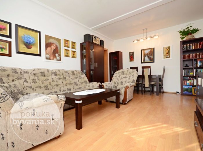 PREDANÉ - ŠALVIOVÁ, 2,5-i byt, 68 m2 - príjemne ZREKONŠTRUOVANÝ byt s balkónom, ZATEPLENIE, alarm, obklopený ZELEŇOU