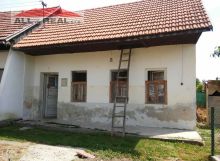1izbový rodinný dom Rybany s novou strechou