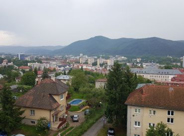 Exkluzívne len u nás! 2 izbový s garážovým státím na Jesenskom vŕšku