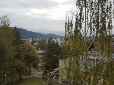 1 izbový s balkónom a loggiou na Fončorde