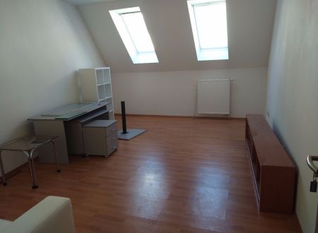 Kancelárske a administratívne priestory 24m2 Hornopotočná, Trnava