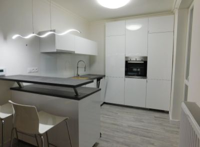 ARETÉ REAL - PRENÁJOM ZARIADENÉHO 2-IZBOVÉHO BYTU V PRIAMOM CENTRE PEZINKA, FARSKÁ