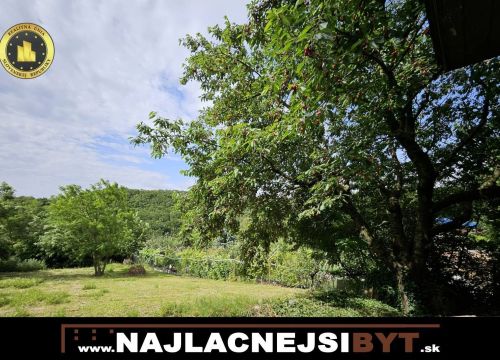 Krásny slnečný - na juh orientovaný pozemok Bratislava - Rača - Knižkova Dolina - Nová Hora, 719 m2, možnosť výstavby