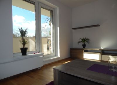 REAL HUB - Prenájom 2izb.bytu, 61m2, Meinl Residence, novostavba, garážové státie, 2x balkón, klima