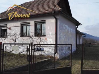 PREDANÉ !!  -  ponúkame rodinný dom v tichej obci Bačkov iba 31 km od Košíc