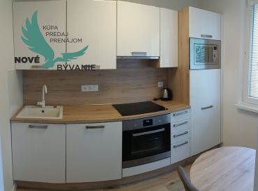 Nádherný 1izbový širšie centrum BB