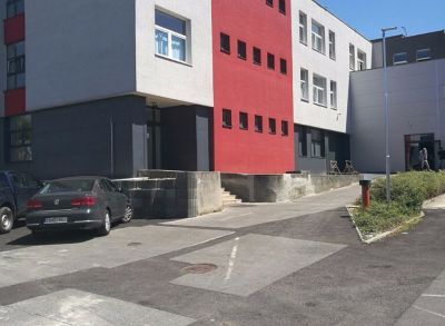 Areté real, Prenájom prevádzkových priestorov v dvojpodlažnej prevádzkovo-administratívnej budove v priemyselnej zóne v Modre