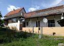 Rodinný dom v pôvodnom stave, záhrada 592m2, Trenčianske Jastrabie, okr. Trenčín. EXKLUZÍVNE U NÁS !!!