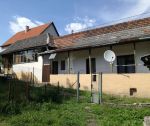 Rodinný dom v pôvodnom stave, záhrada 592m2, Trenčianske Jastrabie, okr. Trenčín. EXKLUZÍVNE U NÁS !!!
