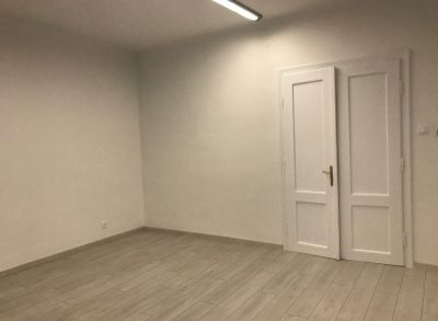 ARETÉ REAL - PRENÁJOM NÁDHERNÉHO 103m2 KANCELÁRSKEHO PRIESTORU V CENTRE PEZINKA, MOYZESOVA